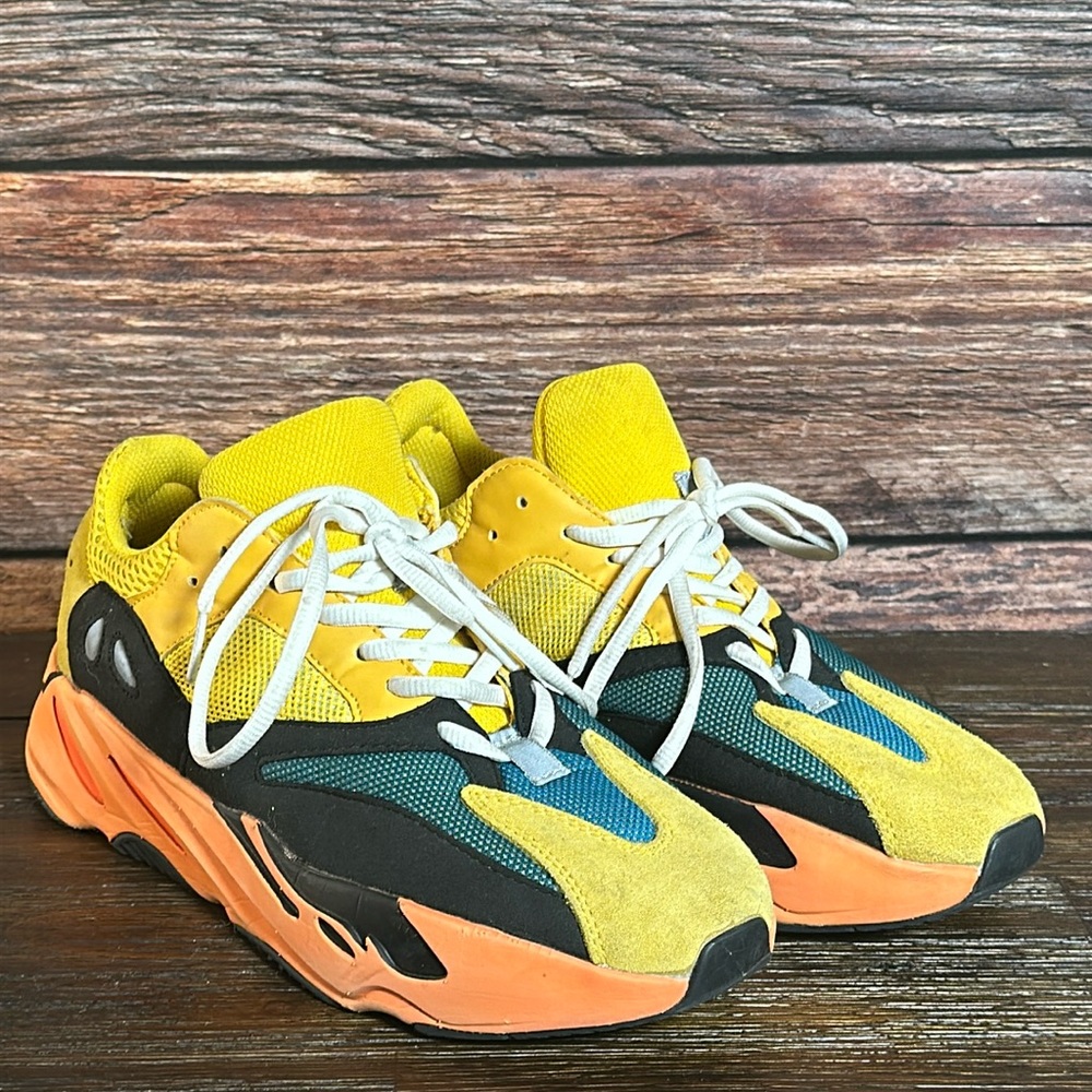 Yeezy Boost 700 ‘Sun’ size 8.5